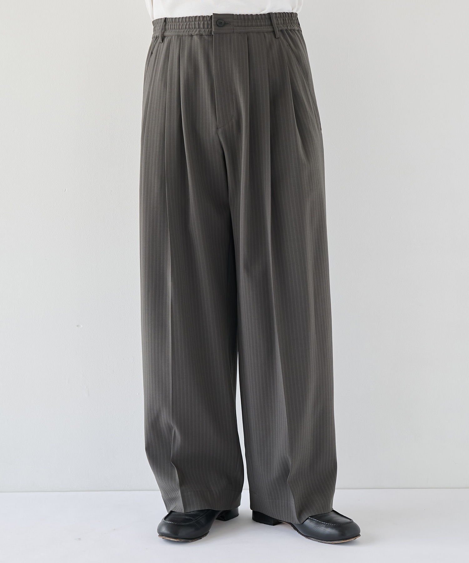 DARK GREY