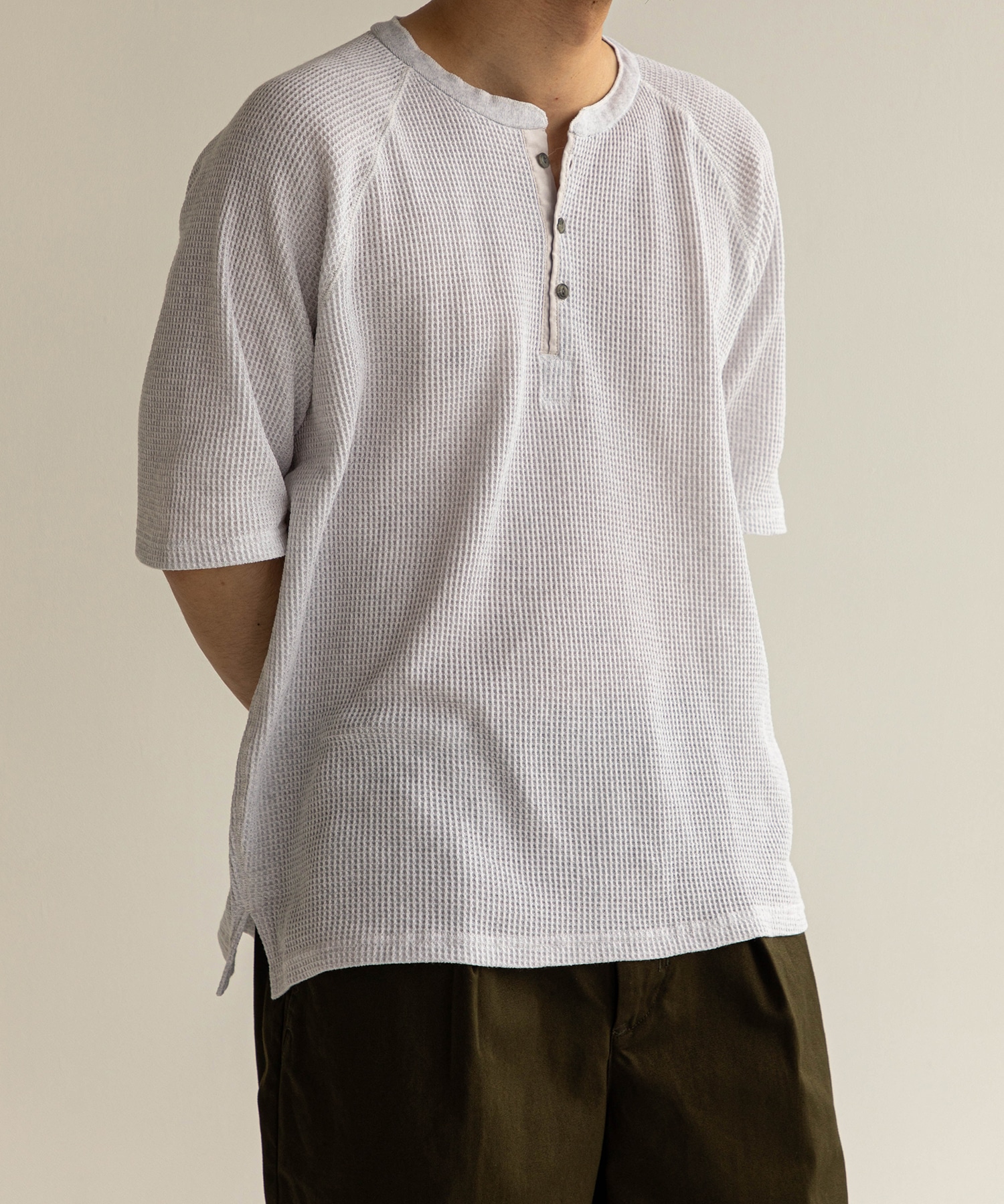 【残りわずか】サーマルヘンリーリラックスTee