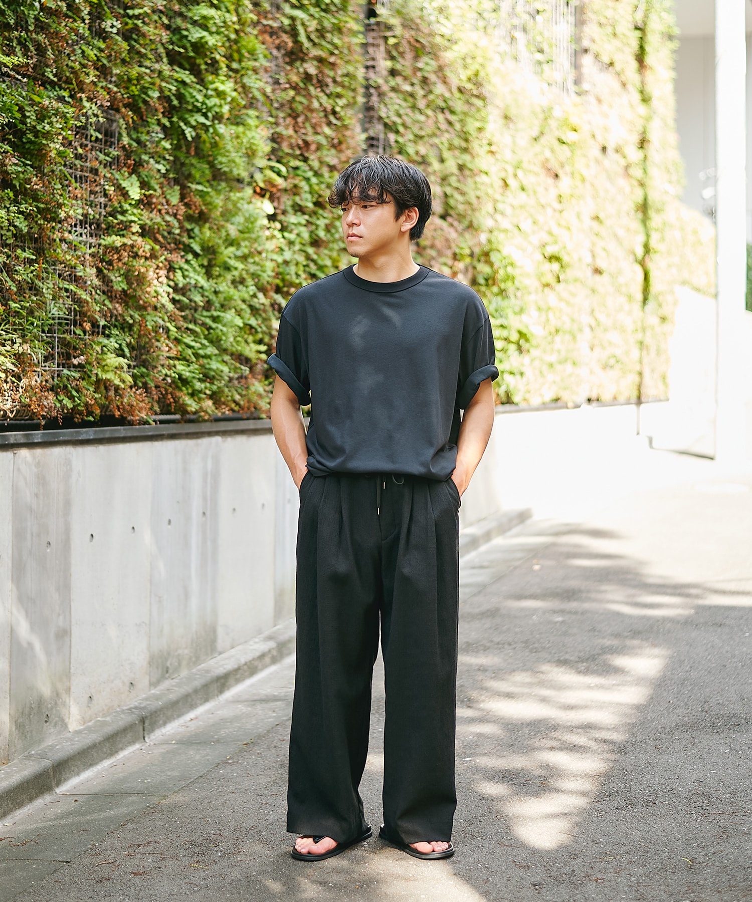 トリプルタックワイドパンツ