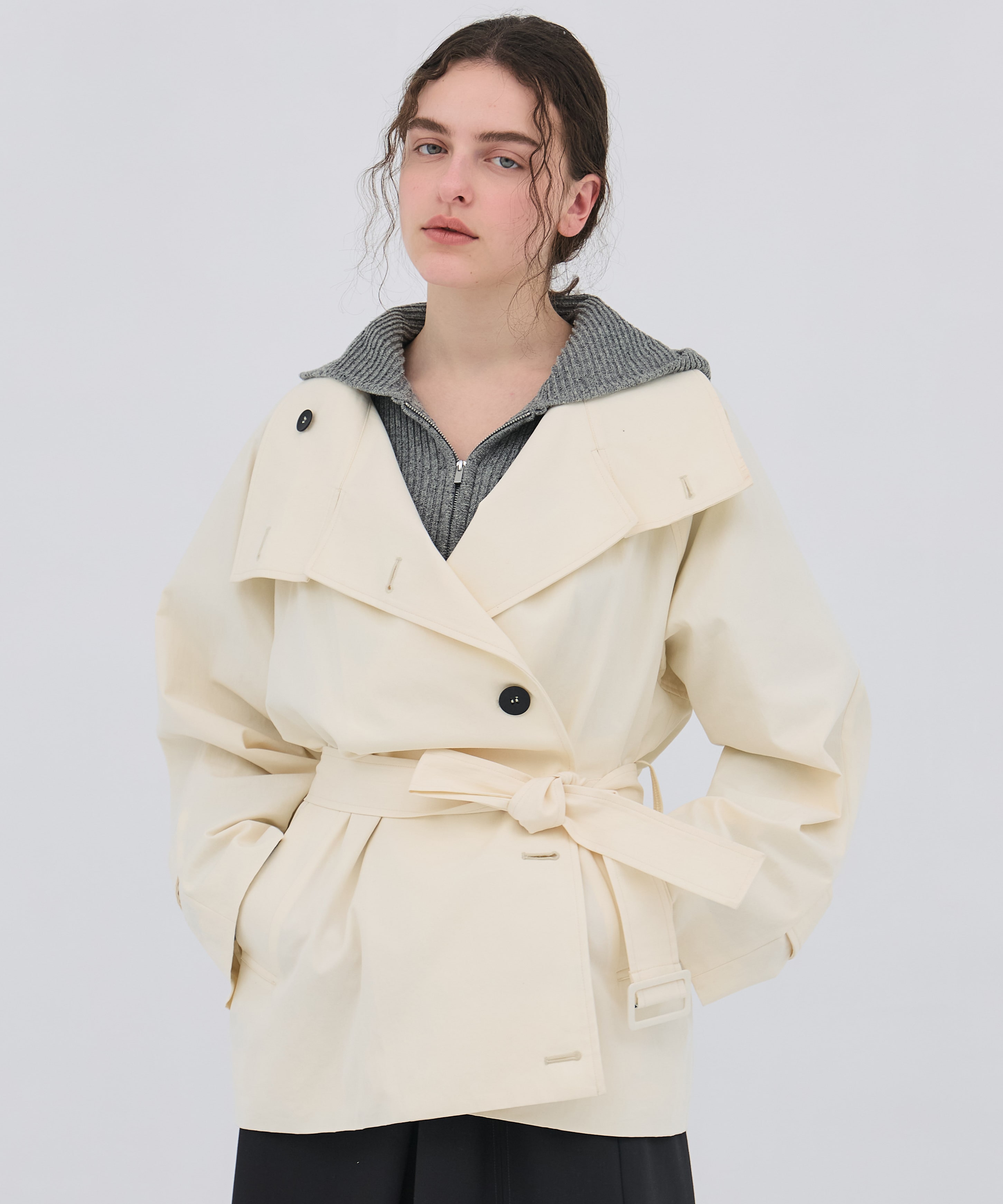 【完売間近】ファンネルネックショートトレンチコート