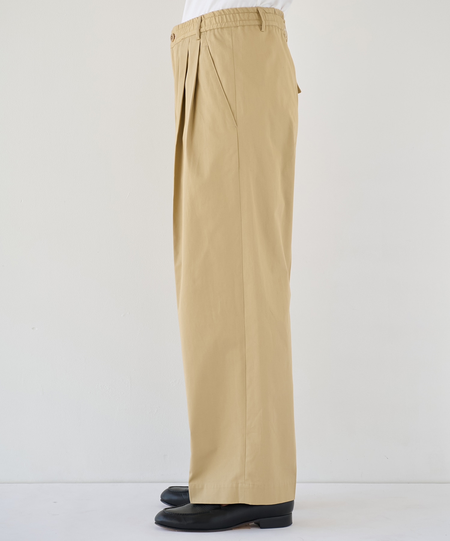 SUMMER LIGHT BARREL CHINOS