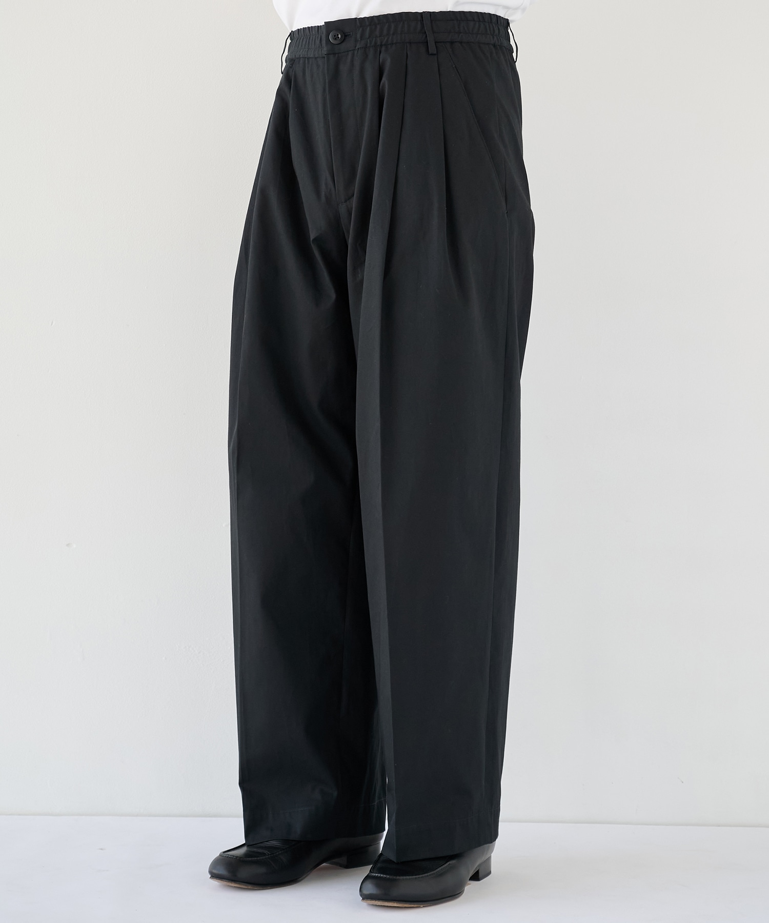 SUMMER LIGHT BARREL CHINOS