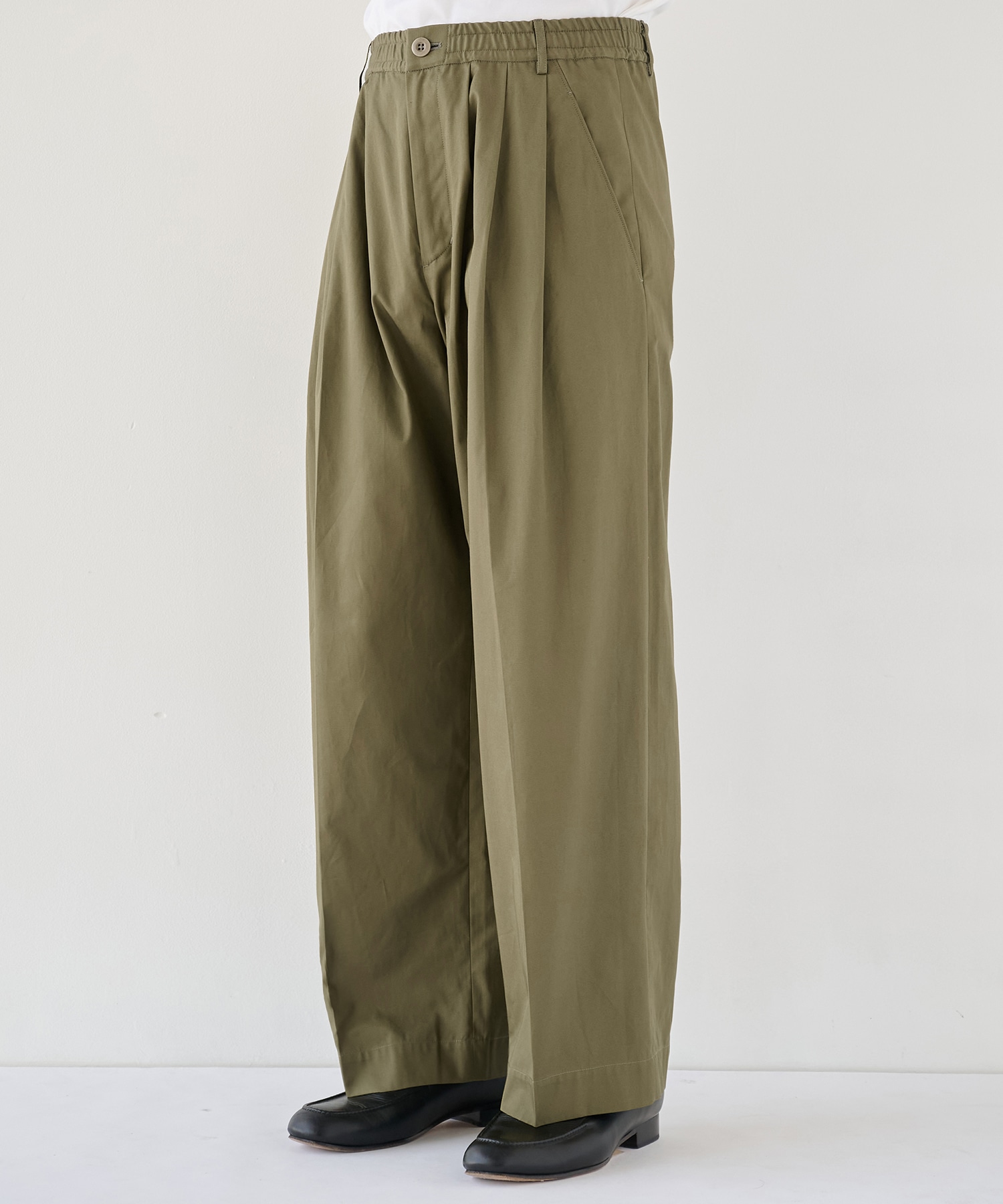 SUMMER LIGHT BARREL CHINOS